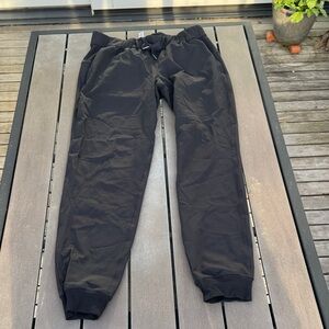 Lululemon On the Fly Jogger *Luxtreme
Black Size 6